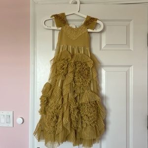Doll cake Ruffle Golden dress